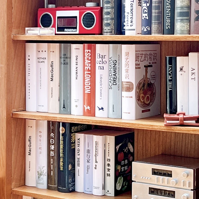 1: 12and1: 6Doll house mini simulation study shelf decoration, retro book block, Can't open! 1
