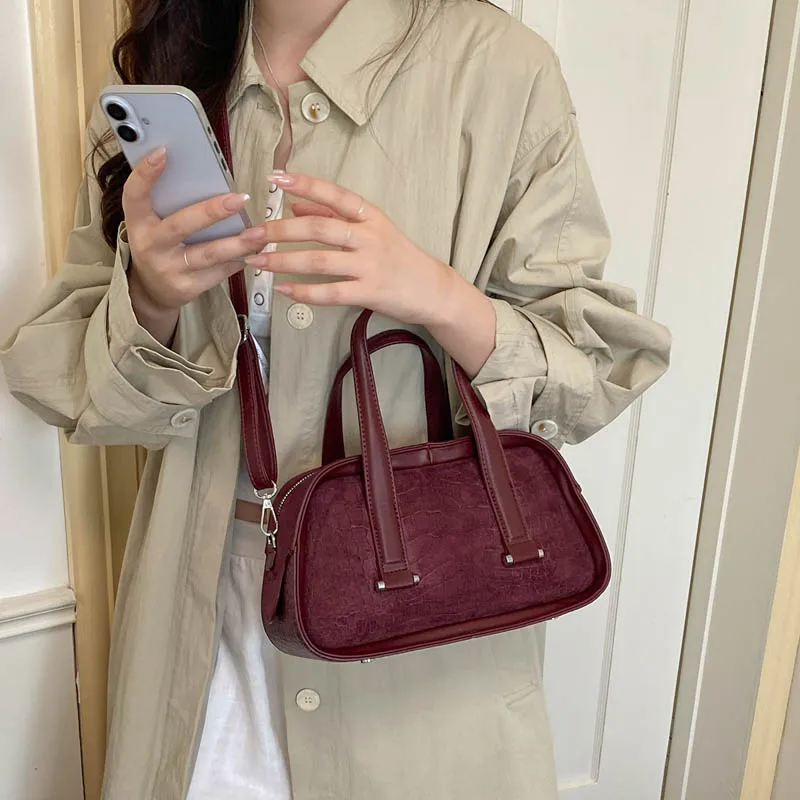 Elegant Cylinder-Shaped Winter Shoulder Bag with Pendant - Luxury Designer Collection