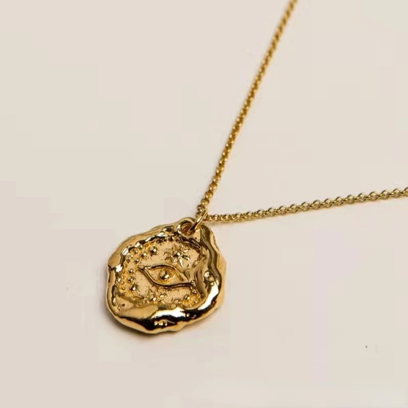 

Vintage Fashion Personality Gold Color Devil's Eye Necklace Hip-hop Punk Long Pendant Banquet Jewelry Accessories Gift