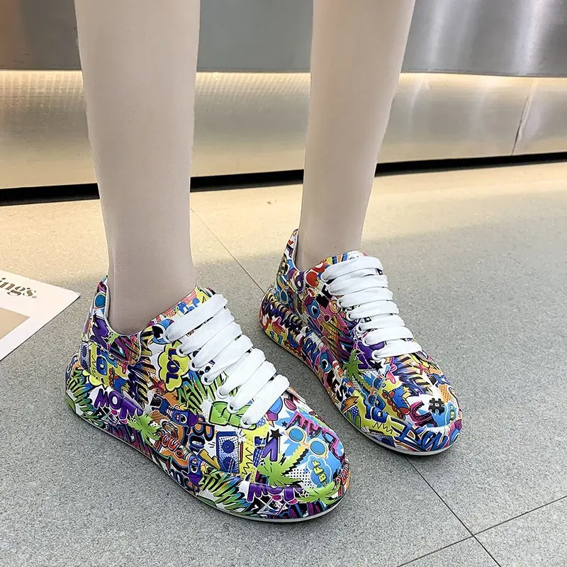 

Women's Casual Sneakers 2024 Fashion New Painted Graffiti Lace Up Sports Shoes for Women Flat Pu Leather Ladies Running Shoes