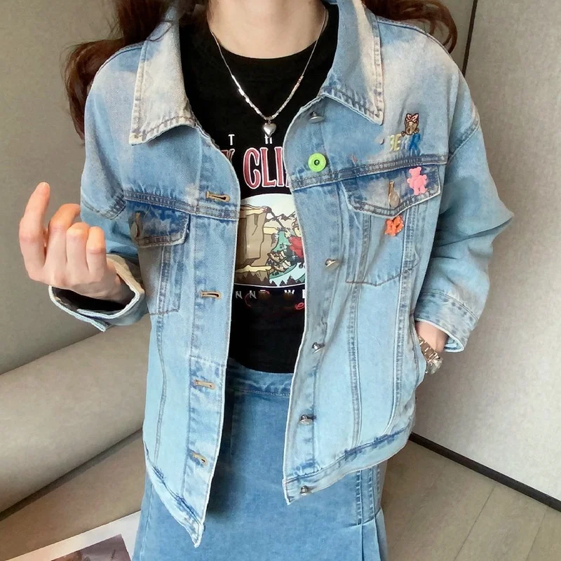 

New Arrival Cartoon Bear Embellished Loose Denim Trench Coat for Women 2023 Spring