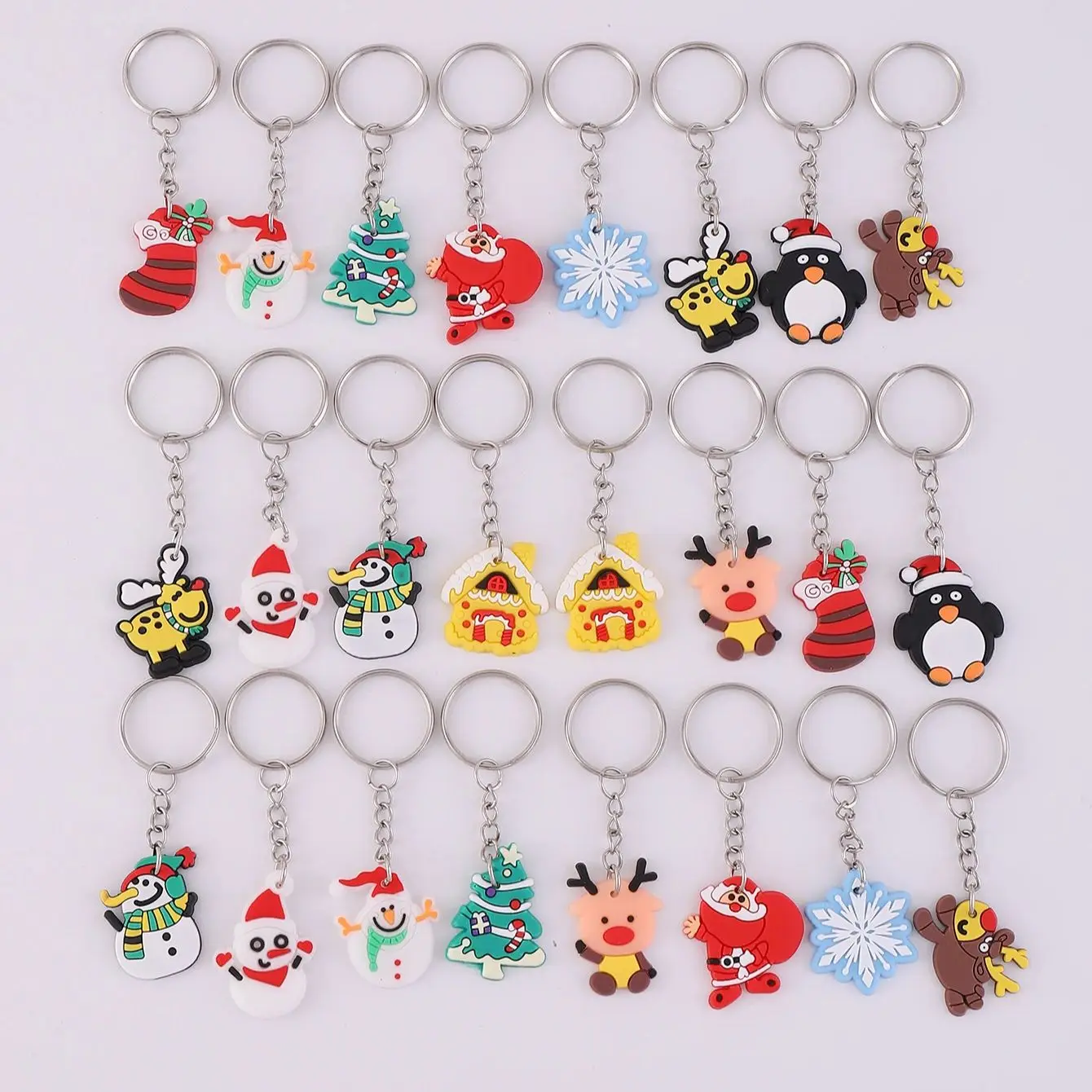24 Stück Weihnachtsgeschenke Schlüsselanhänger, Ornament Handtasche Tasche Weihnachtsmann Weihnachtsbaum Hirsch Anhänger, Mini süßer Schlüsselanhänger Klassenzimmerpreise – Detail 3