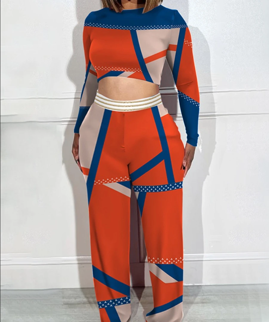 Рисунок 3 - Женский брючный костюм из двух предметов