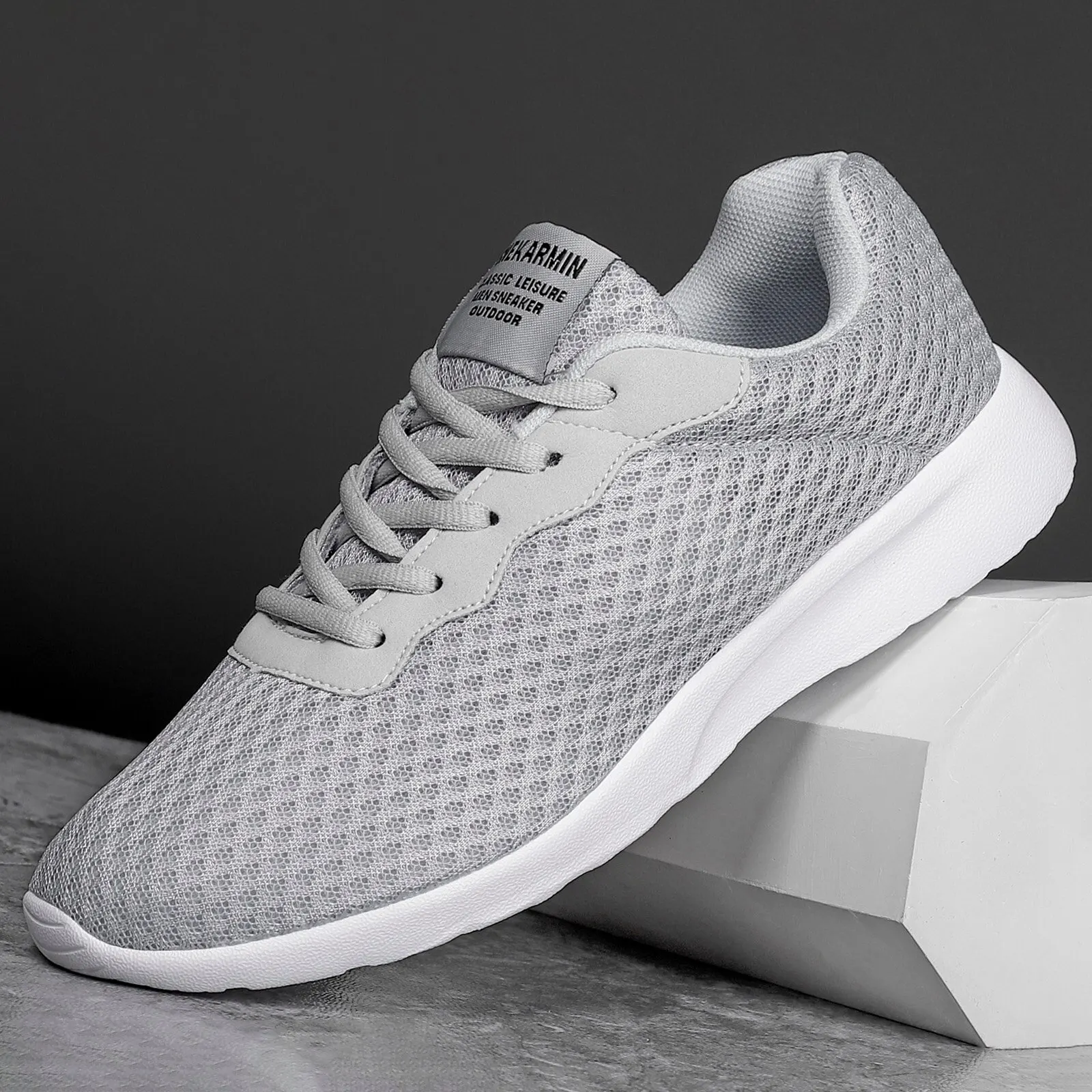 أحذية رياضية مريحة للتنفس للمشي للرجال خفيفة الوزن