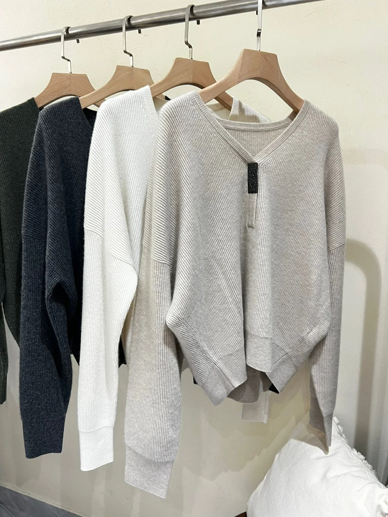

Fall B*C New Women's Pullover Top's V-Neck Cashmere Long Sleeves Knit Sweater Female Casual Clothing