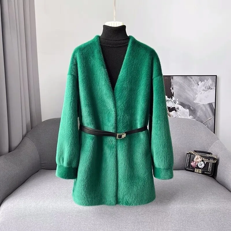 

Winter New 2023 Women Imitation Fur Coat Faux Velvet Marten Overcoats Mid-Length Loose and Warm Outwear Fashion V-neck Jacket