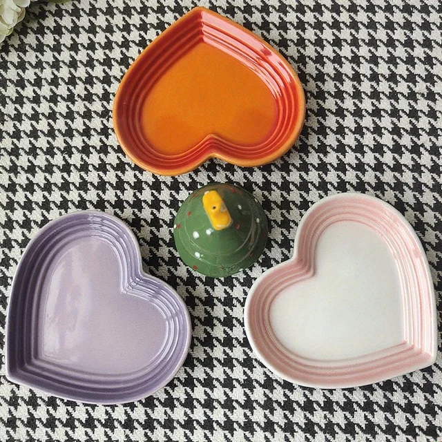 Gradient Heart-shaped Ceramic Pet Bowl, Anti-Vomiting Stress-Free, 12cm Underglaze Color Cat Bowl Dog Bowl-creative Pet Bowl