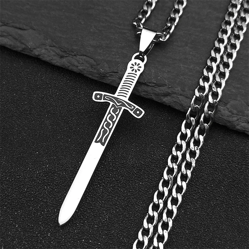 VASSAGO Collana Uomo Donna Con Ragno E Spada - Gotica In Acciaio Inox - Ciondolo 3x3,7 Cm