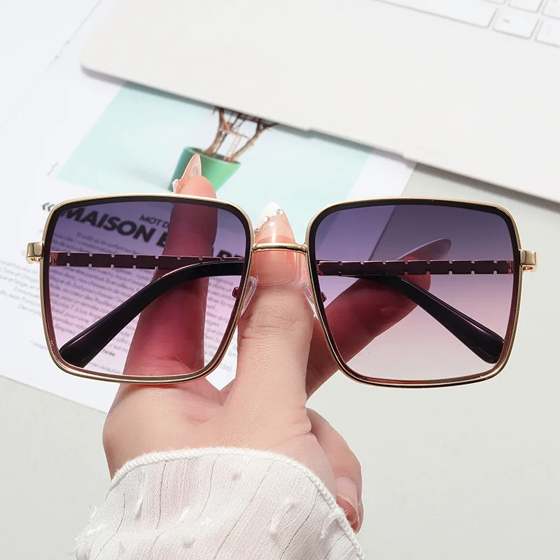 Óculos de sol femininos quadrados oversized vintage_voghion.com