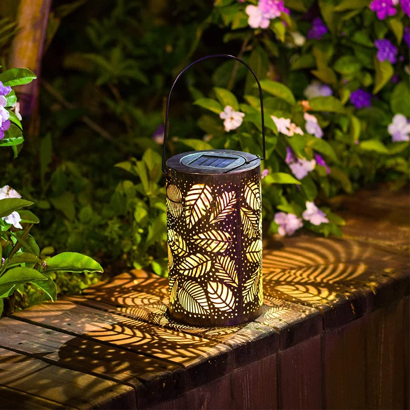 

Vintage Retro Solar Lantern Light Outdoor Solar Garden Light Metal Leaf Shadow Solar Hanging Light For Home Patio Yard Pathway