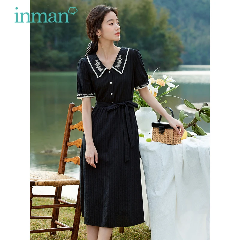 

INMAN Women Dress 2023 Summer Puff Sleeve Embroidered Lapel Cuffs A-shaped Slim Waist French Literary Style Classic Black Skirt