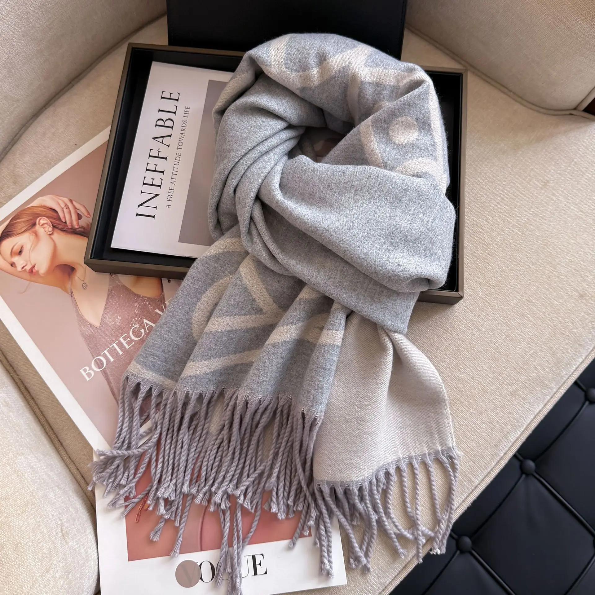 Gray-core yarn street style