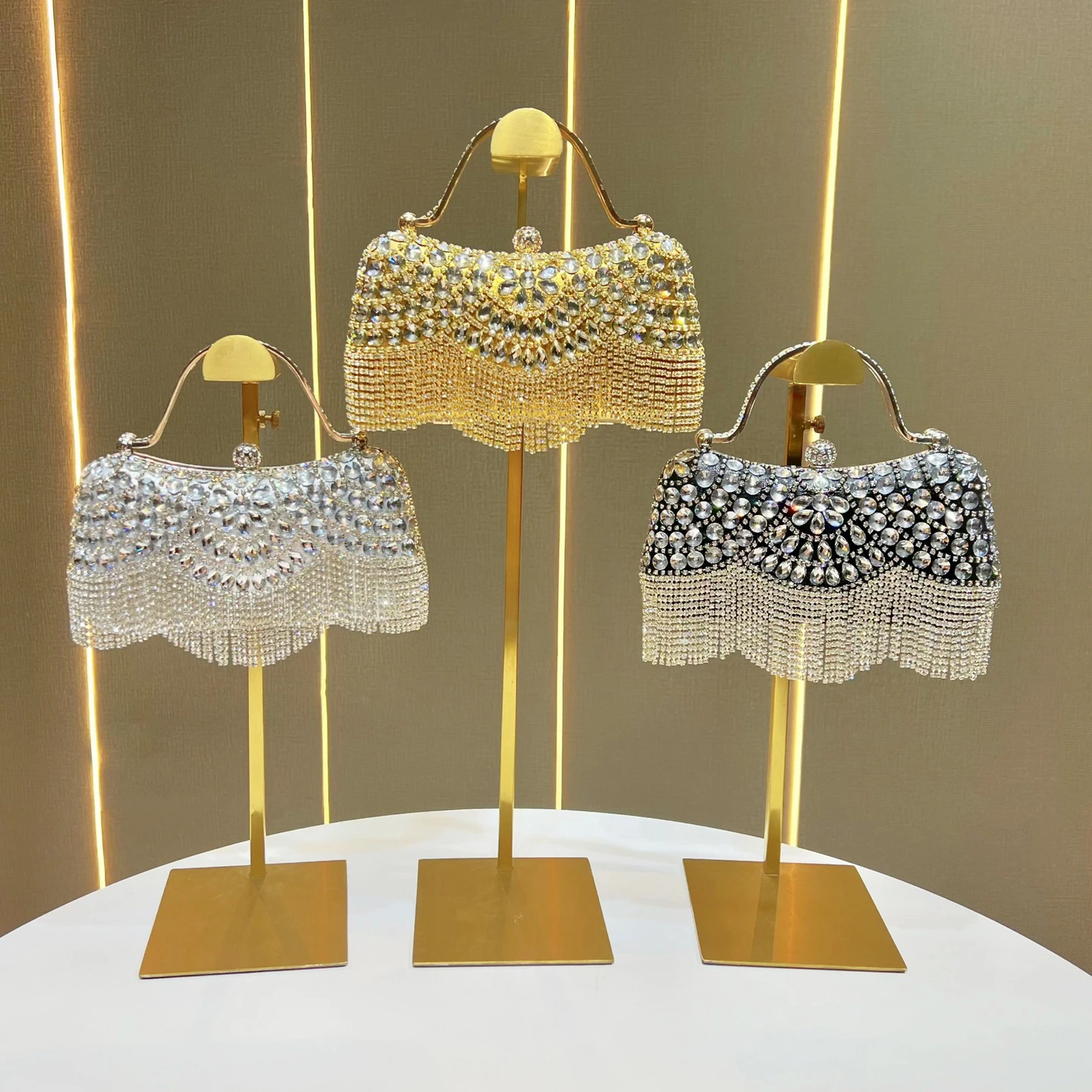 Metal Top Handle Tassel Evening Banquet Bag Glitter Wrist Bag Box Handbag Large Capacity Rhinestone Ladies Clutch Bag Women 2026
