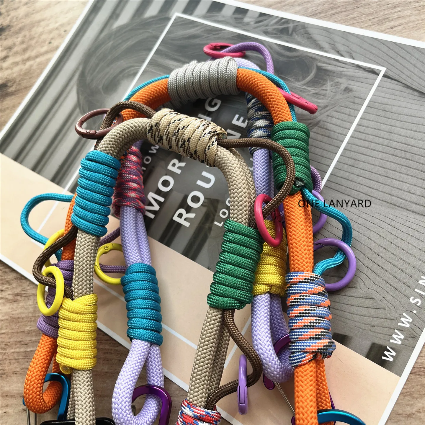 Braided Hand Strap with Contrasting Colors - Luxury Key Lanyard Accessory