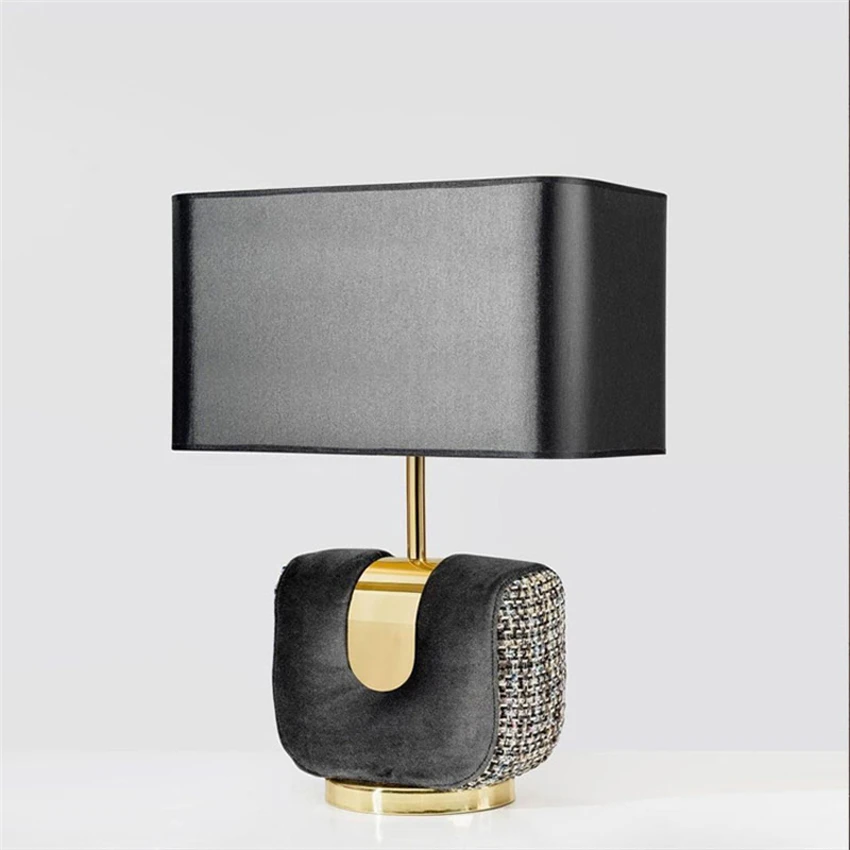 

Modern luxury handbag fabric shape table lamps living room lamp American designer sofa lamp villa bedroom desk lights fixtures