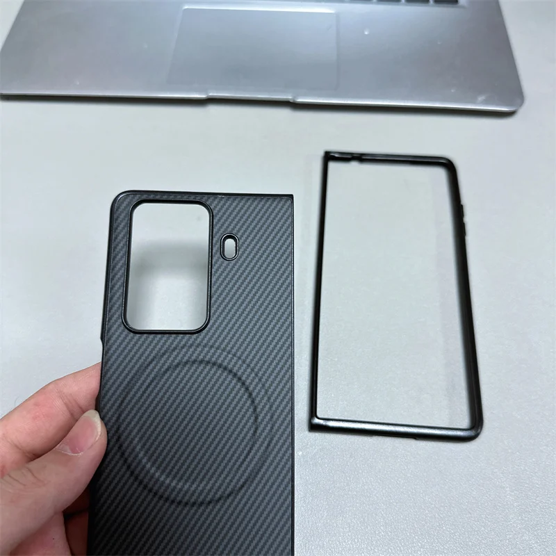 Premium Magnetic Carbon Fiber Soft Shell for Magsafe-Compatible Folding Devices