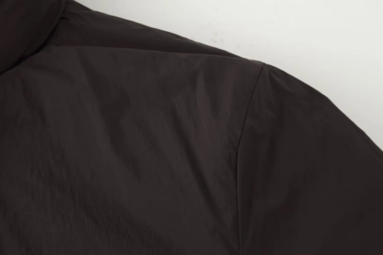 HH Damen Loser Einreihiger Mantel mit Reißverschluss, Einfarbig, Lange Ärmel, Taschen, Winter-Stehkragen, Schnürung, Warm Gefüttert – Detail 8