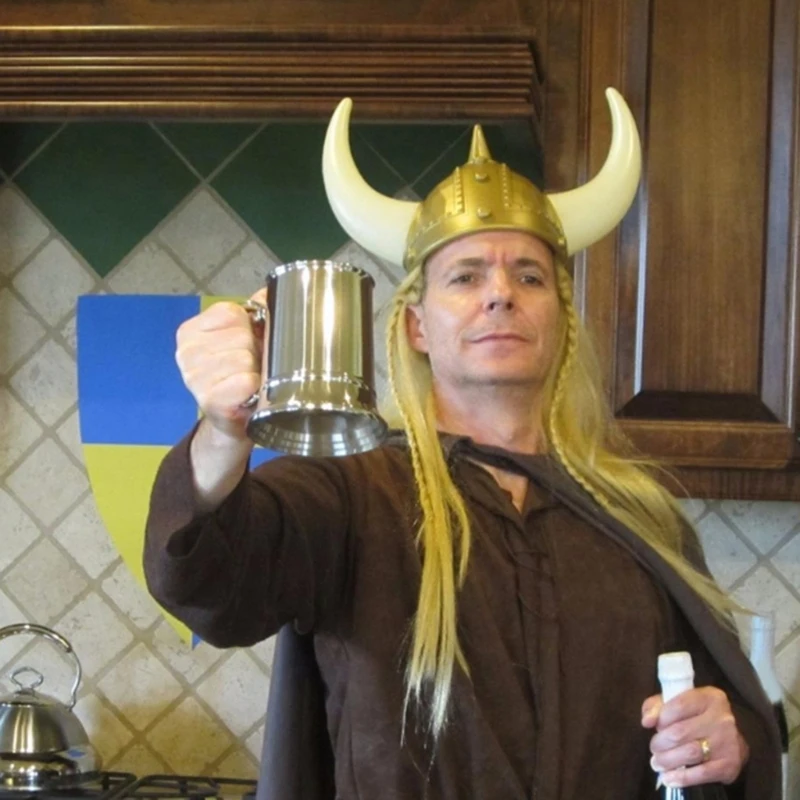 

Plastic MedievalWarrior Helmet with Horn Roleplay Party Costume Knight Helmets