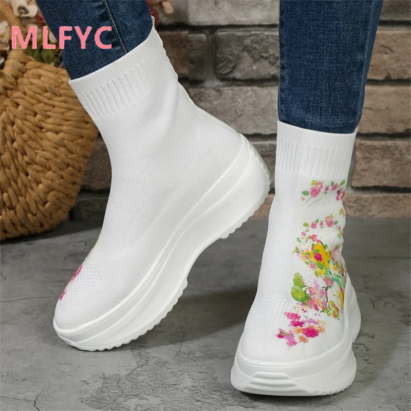 Large Knitted Breathable Sports Casual Shoes for Women New Lightweight Soft Sole Non slip Socks Shoes for Women's Single Shoes
