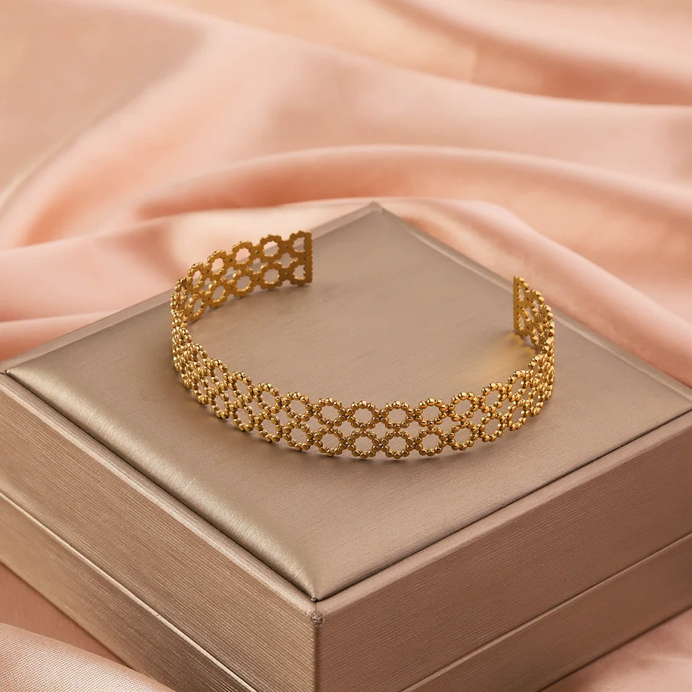 Fashion Open Hollow Adjustable Women's Cuff Bangle Bracelet, Retro Exaggerated Stainless Steel Gold Color Metal Bracelet 2
