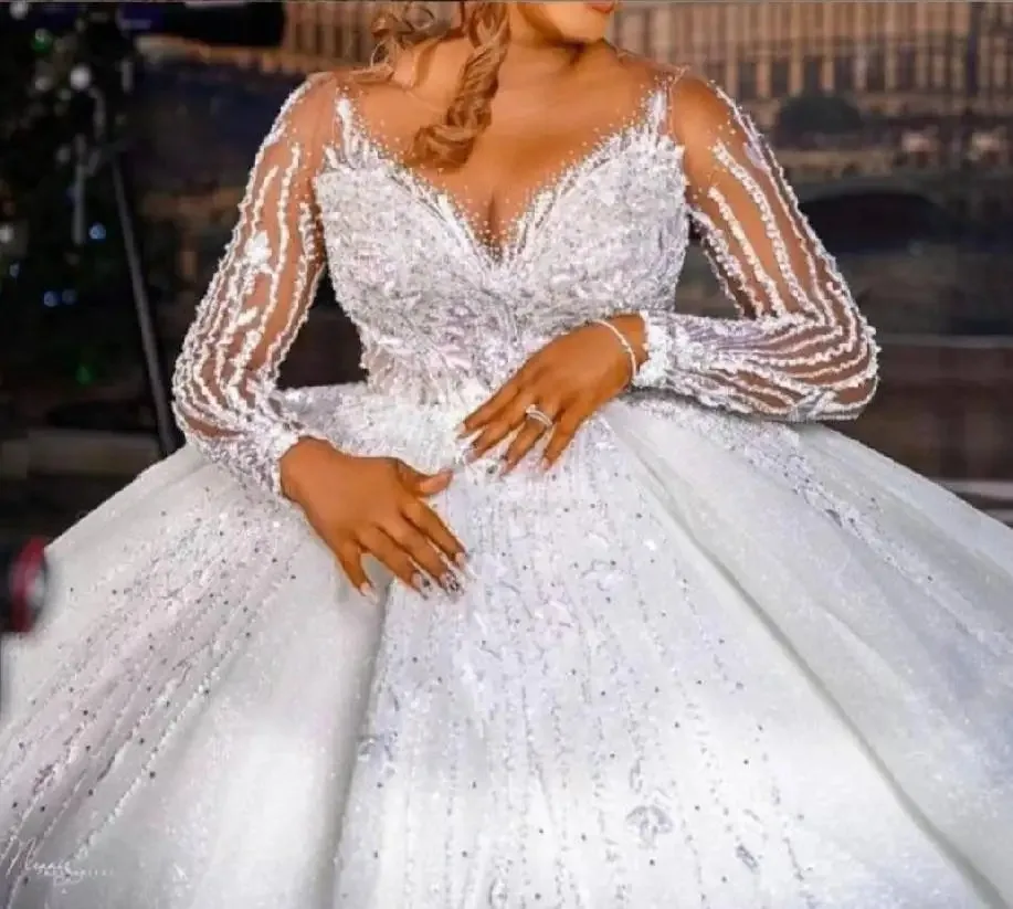 

Luxury Lace Appliques Shining Plus Size Ball Gown Wedding Dresses Bridal Dresses Istanbul Beaded Bride Wedding Gowns