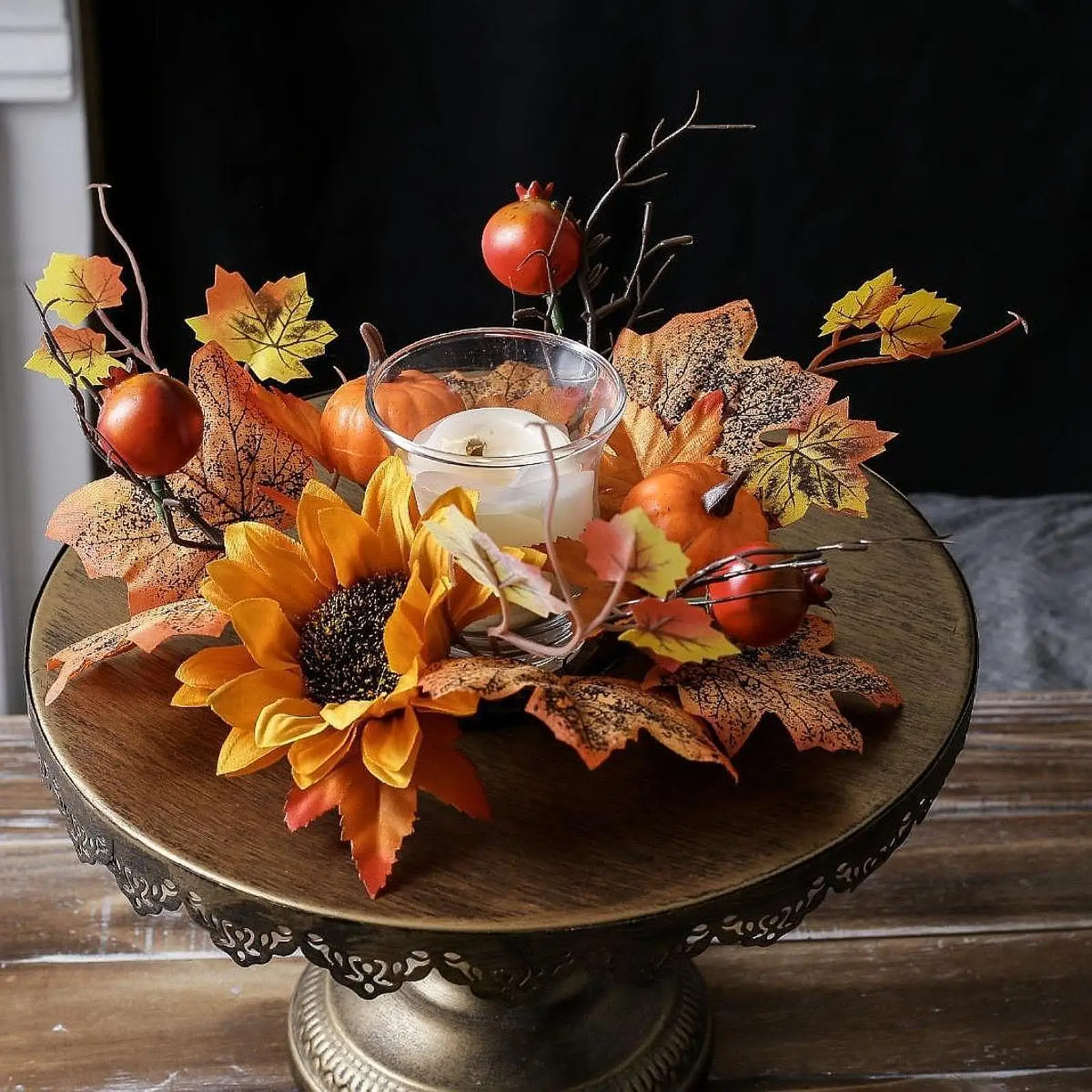 Candle Ring Artificial Wreath Decorative Ornament Rustic Maple Leaves Fall Wreath for Party Living Room Festival Table Farmhouse