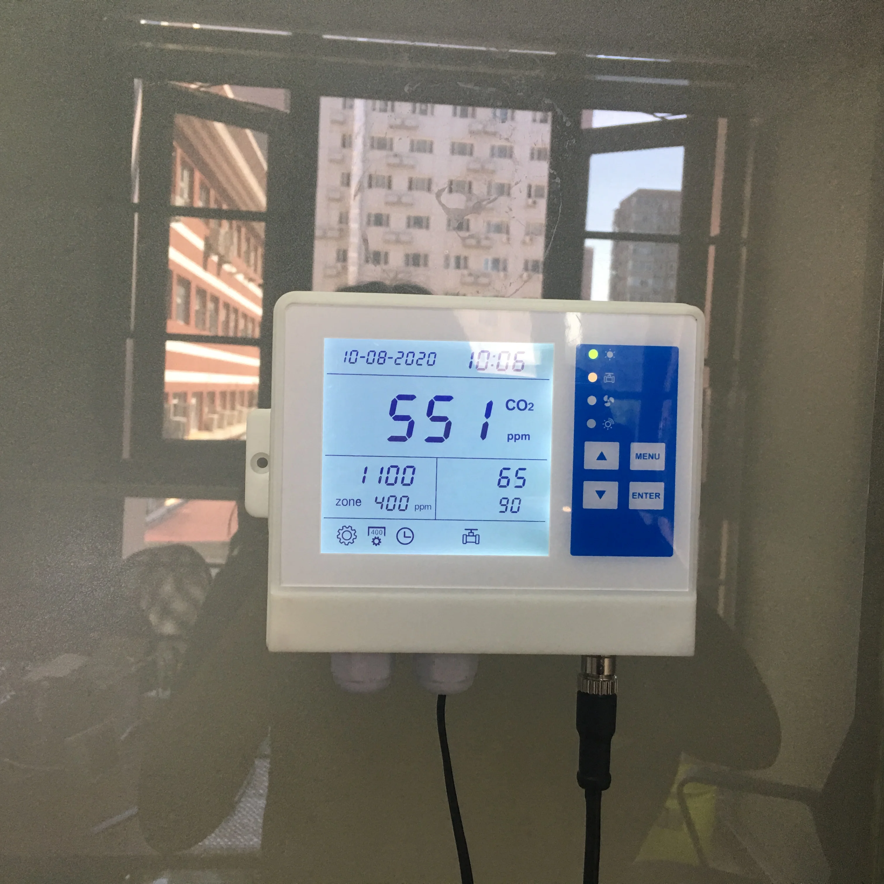 CO2 Controller for greenhouse, Grow Rooms & Tents carbon dioxide monitor and controller with remote CO2 sensor
