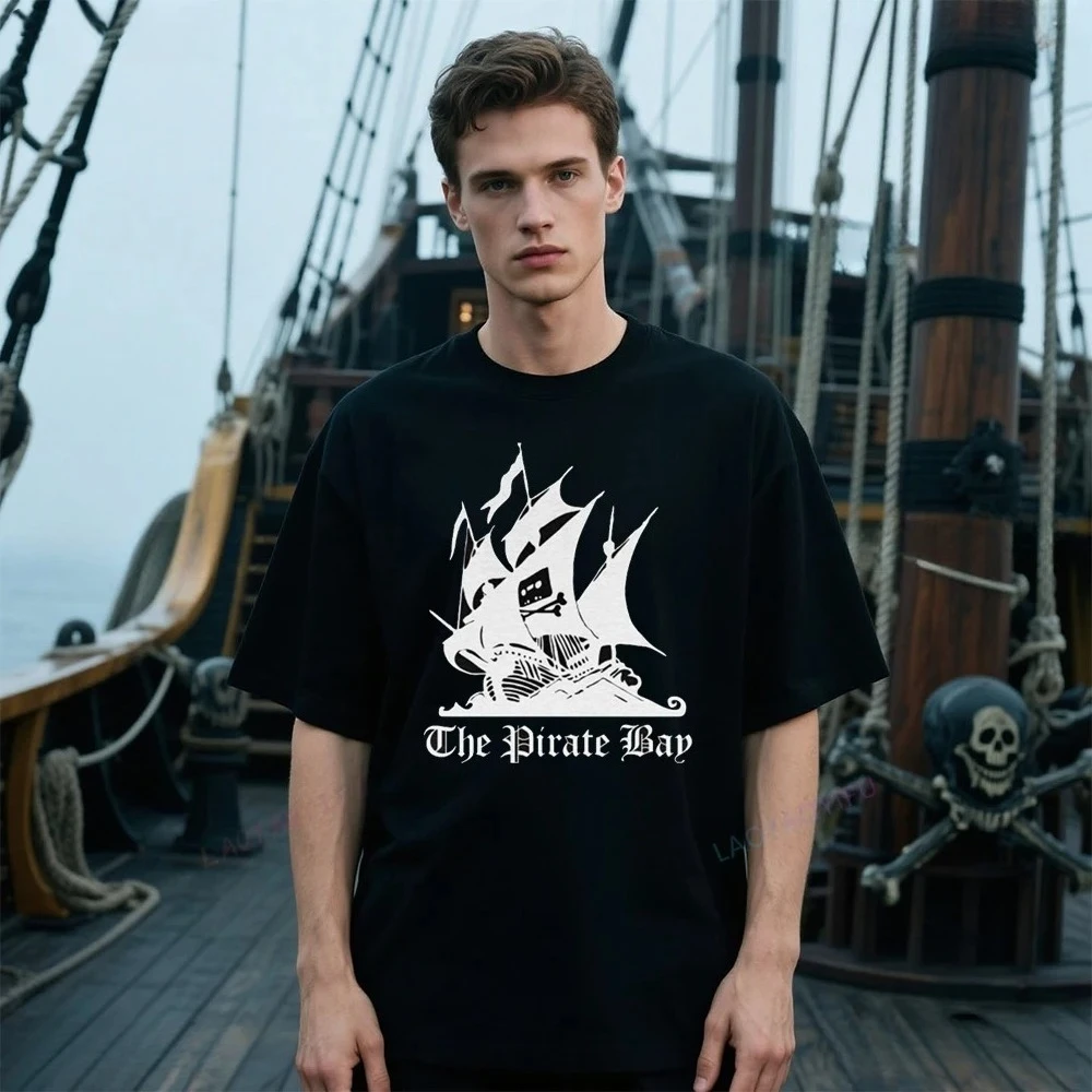 THE PIRATE BAY Ship Rargb Piracy Bedrucktes T-Shirt mit dem Muster eines mitgenommenen Piratenschiffs, Unisex-Baumwoll-T-Shirt