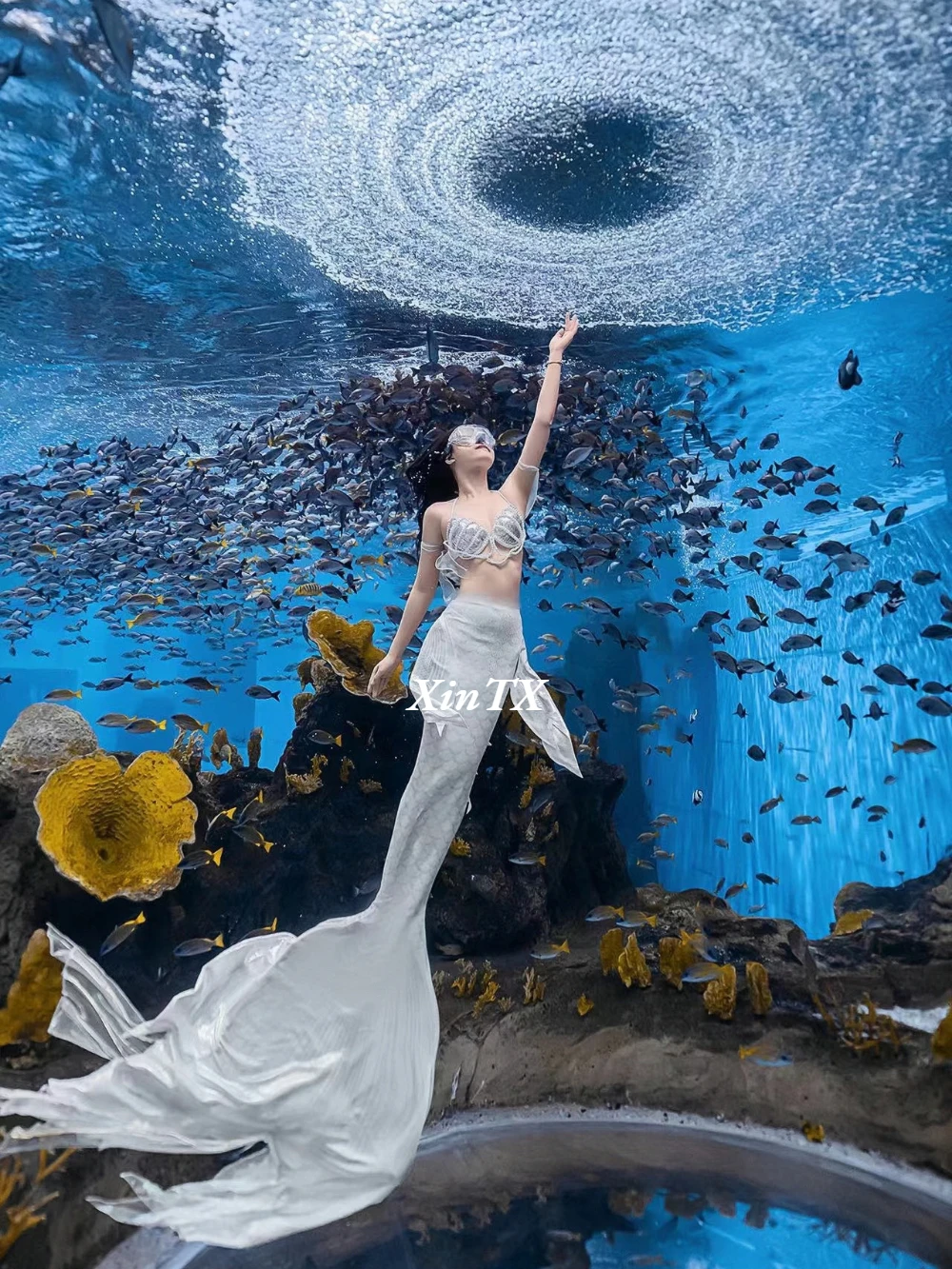 Fotos de Sereia Bonita: Como Conseguir Imagens Impressionantes com a Cauda  de Sereia para Adultas, image size:1000x1333