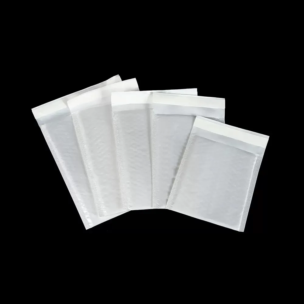 Enveloppes à bulles d'expédition blanches auto-adhésives