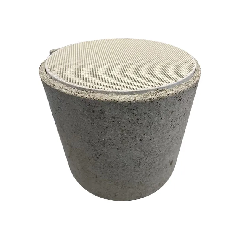 Filtre à particules DPF céramique universel 190x203mm, angle arrière avec connexion métallique.