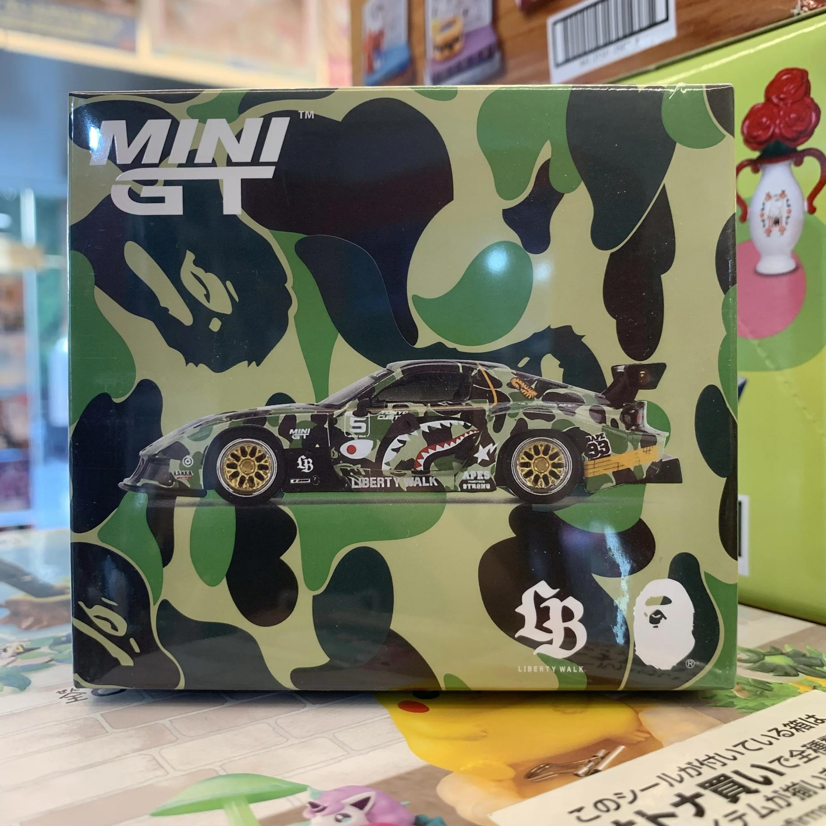 BAPE 25th Benz g55フィギュア ミニカー BAPE 25th Benz g55フィギュア ミニカー A BATHING APE