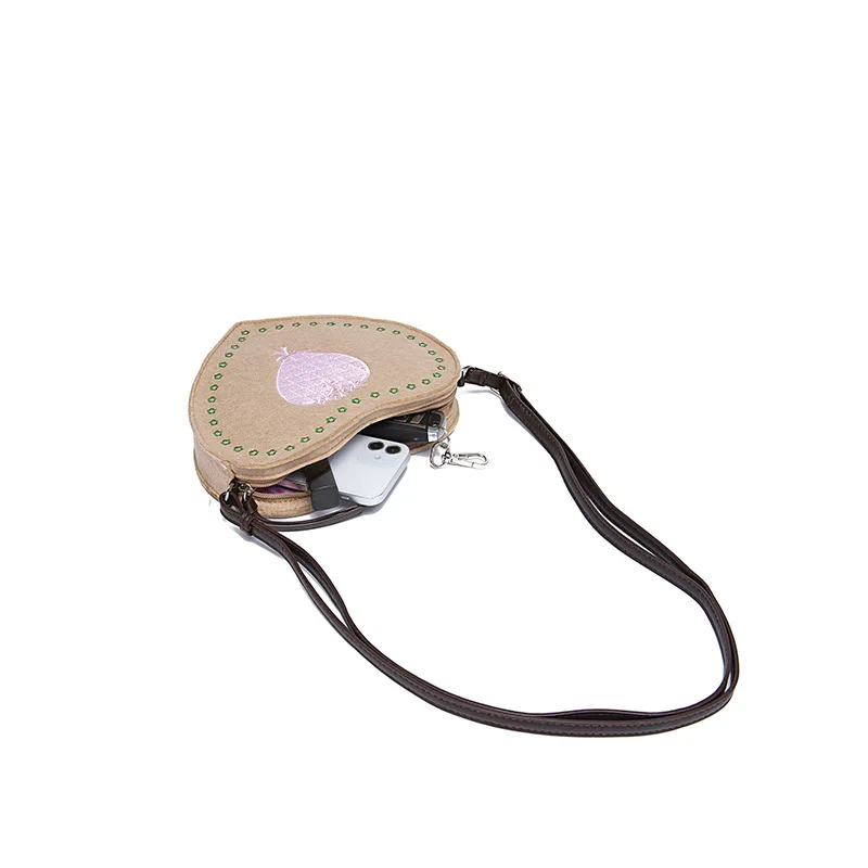 Retro Blanket Love Embroidery Bags For Women Fashion New Design Europe Mini Plush Designer Bag  Purse Sale With Free Shipping