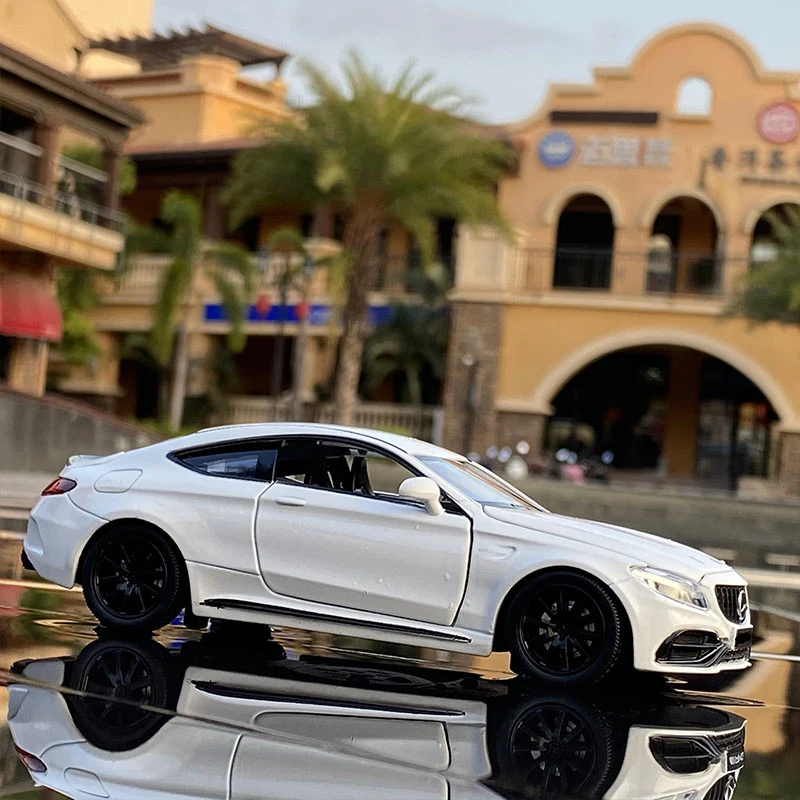 1:32 C63S Coupe Alloy Car Model Diecast Metal Toy Vehicles Car Model Collection Simulation Sound and Light Childrens Gifts 4