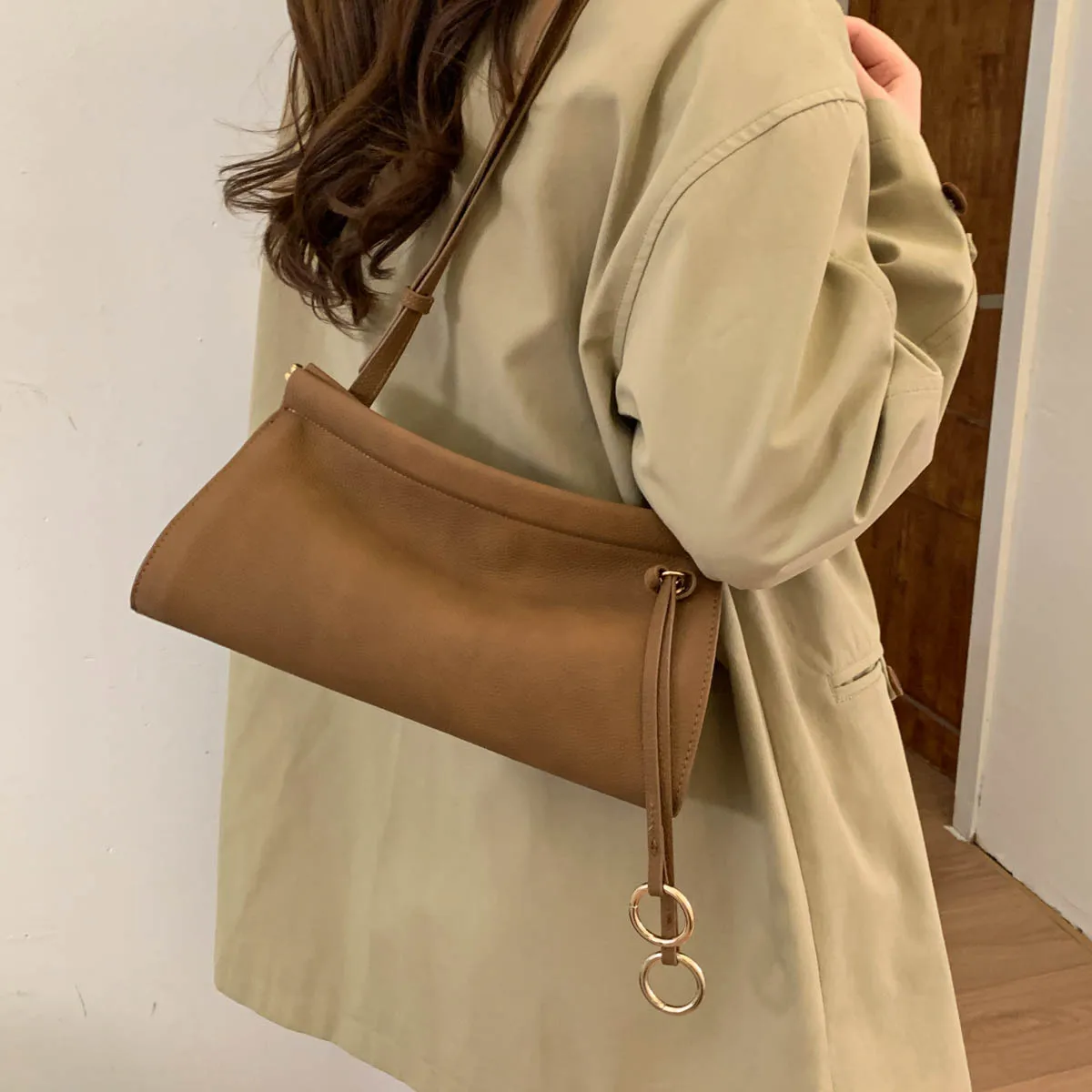 Light Luxury Fashion High-end Leather Women's Bag 2025 New French Simple Casual Versatile Portable Single Shoulder Bag Trendy