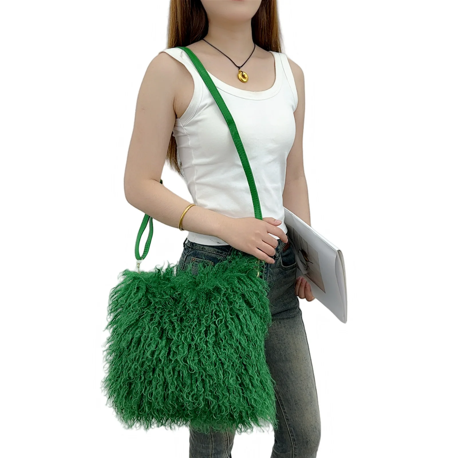 Women Fashion Faux Mongolia Sheep Fur handbags Beach Faux Wool Fur Shoulder Bag Ladies Faux Furs Handbag Luxury Crossbody Bags