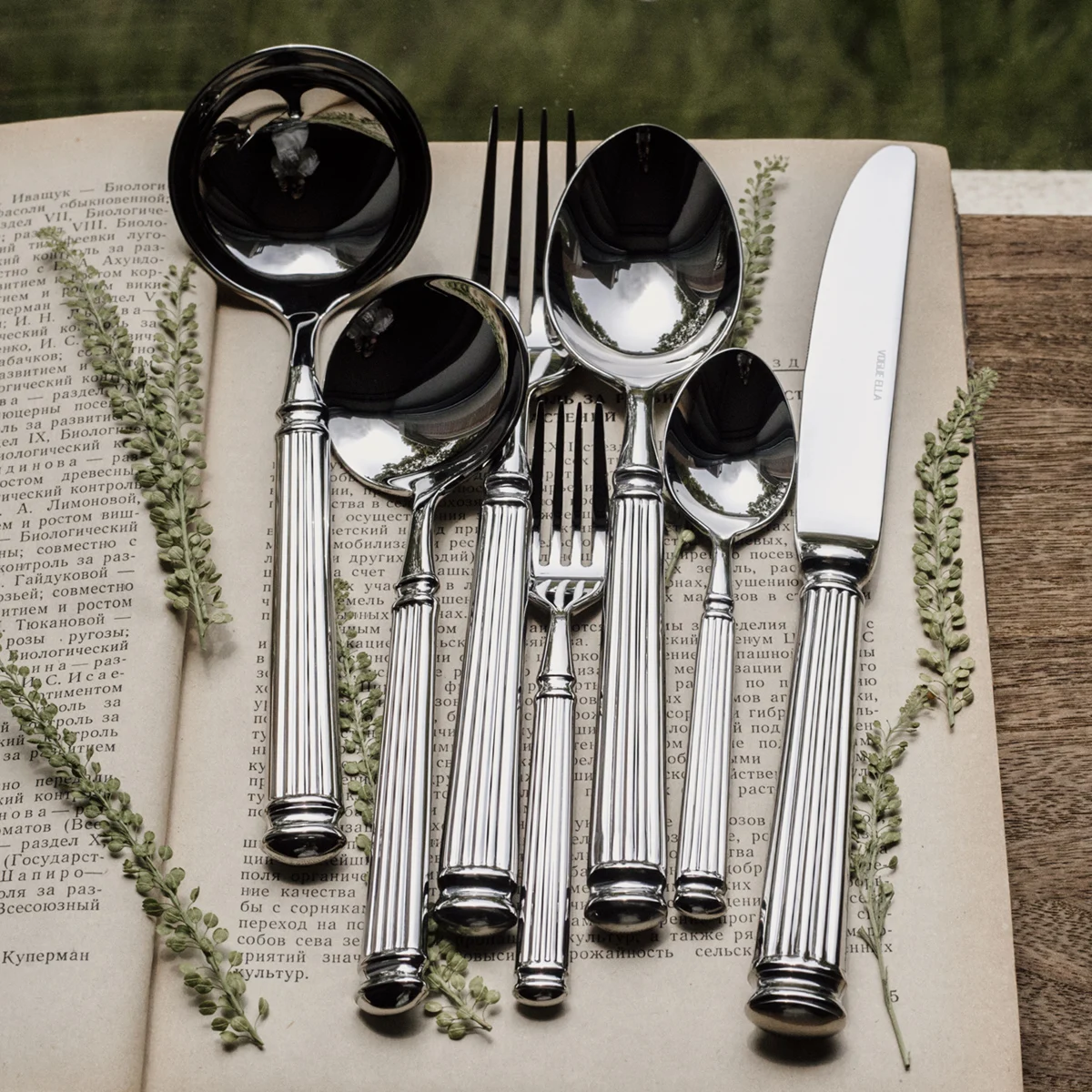 Description Picture 5 of itemRoman Column Stainless Steel Tableware, Western Knife, Fork, Main Dinner Spoon, Dessert Spoon, Cake Fork, Luxury, Retro, Light