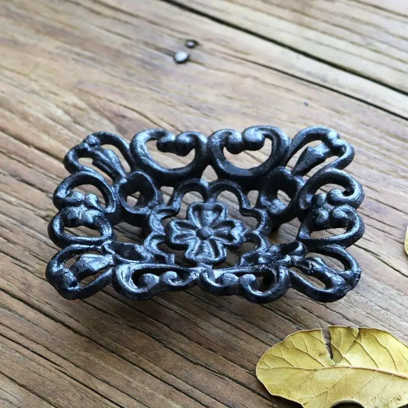 

European Retro Nostalgic Creative Hollowed Cast Iron Handicraft Flower Design Soap Dish Home Garden Decoration Soap Box ZD742