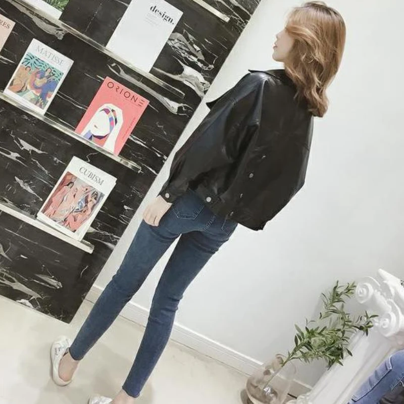 Spring Autumn Chic Short PU Motorcycle Leather Jacket Women Streetwear Bomber Jacket Lapel Button Casual Loose Jacket Outerwear