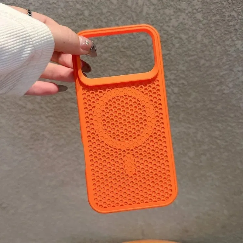 Honeycomb Heat Dissipation Magnetic Wireless Charging Case with MagSafe Compatibility