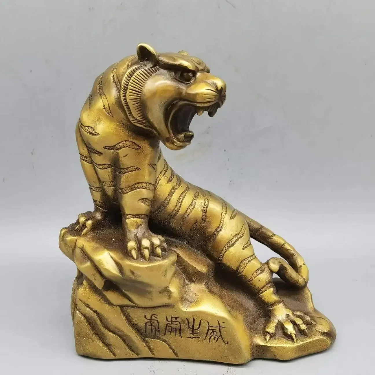

Утолщенный латунный Тигр Sheng Wei из чистой меди, бронзовый Ностальгический домашний интерьер для гостиной