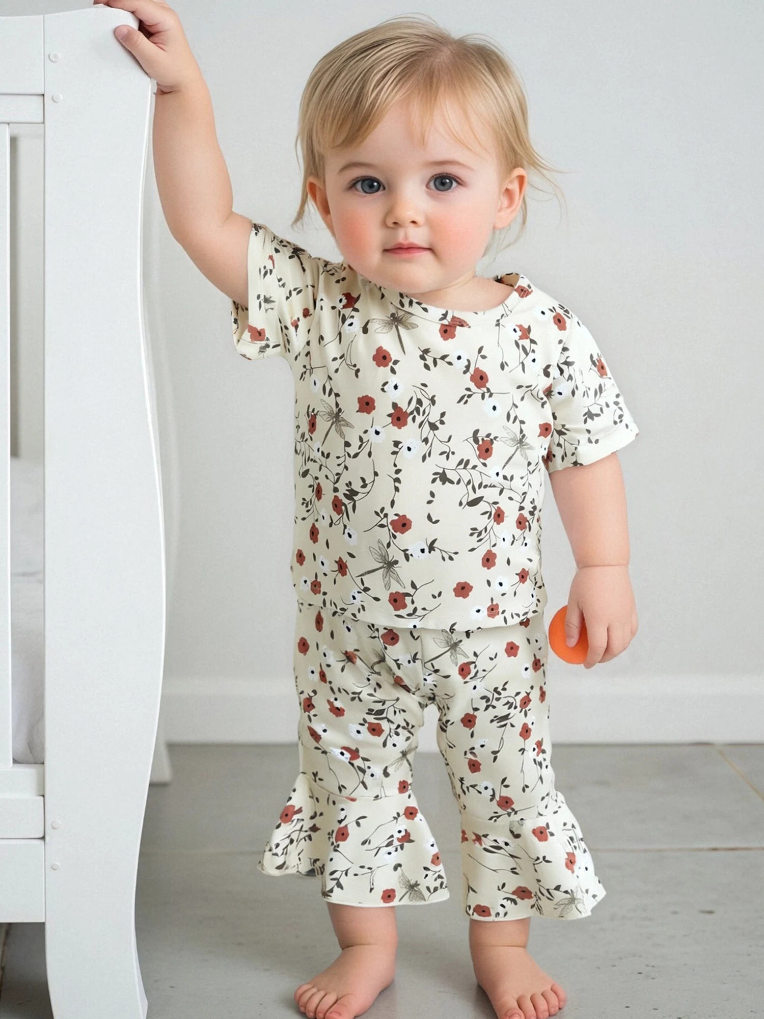 Girls Summer Outfits Adorable Floral Print Short-Sleeve Top and Elastic Flare Pants Set for a Stylish Look Perfect 2-Piece 4