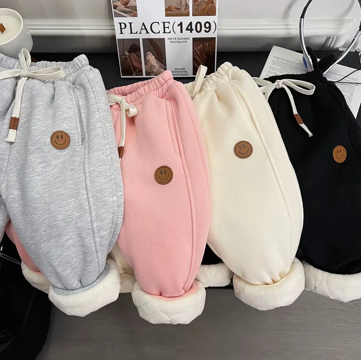 

Winter Child Girls Soft Sweatpant Baby Girls Plush Thickened Warm Pants Kid Girls Smile Printed Versatile Outdoors Trouser