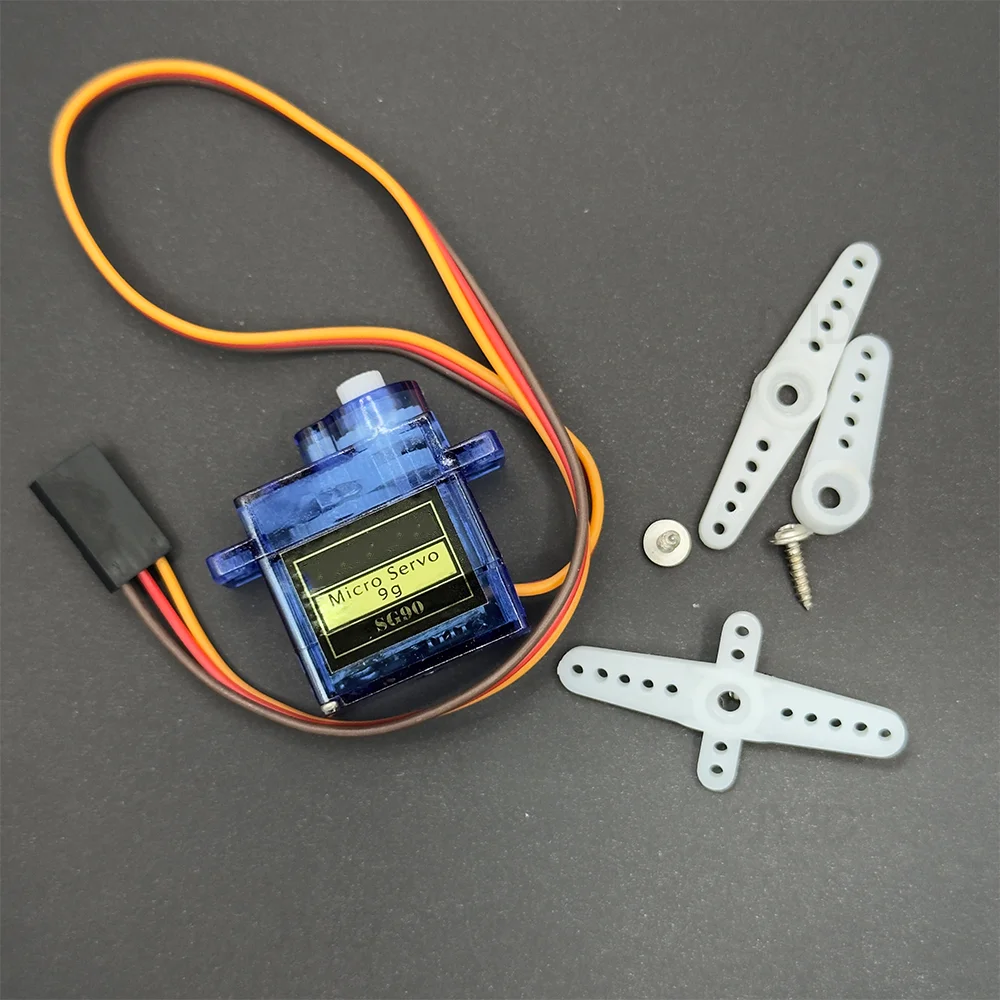 Servomoteur SG90 9G monté sur une aile de planeur RC