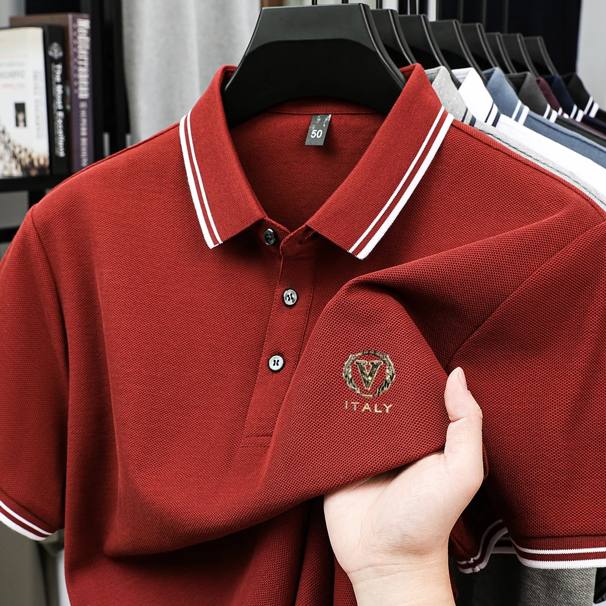 Stylish men’s letter print polo shirt for warm weather