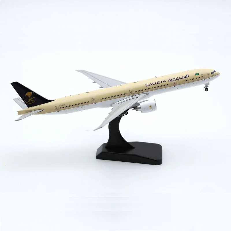 

Литье под давлением в масштабе 1:400, авиакомпании Саудовской Аравии, B777-300ER HZ-AK38, Коллекционная модель самолета, дисплей с сувениром