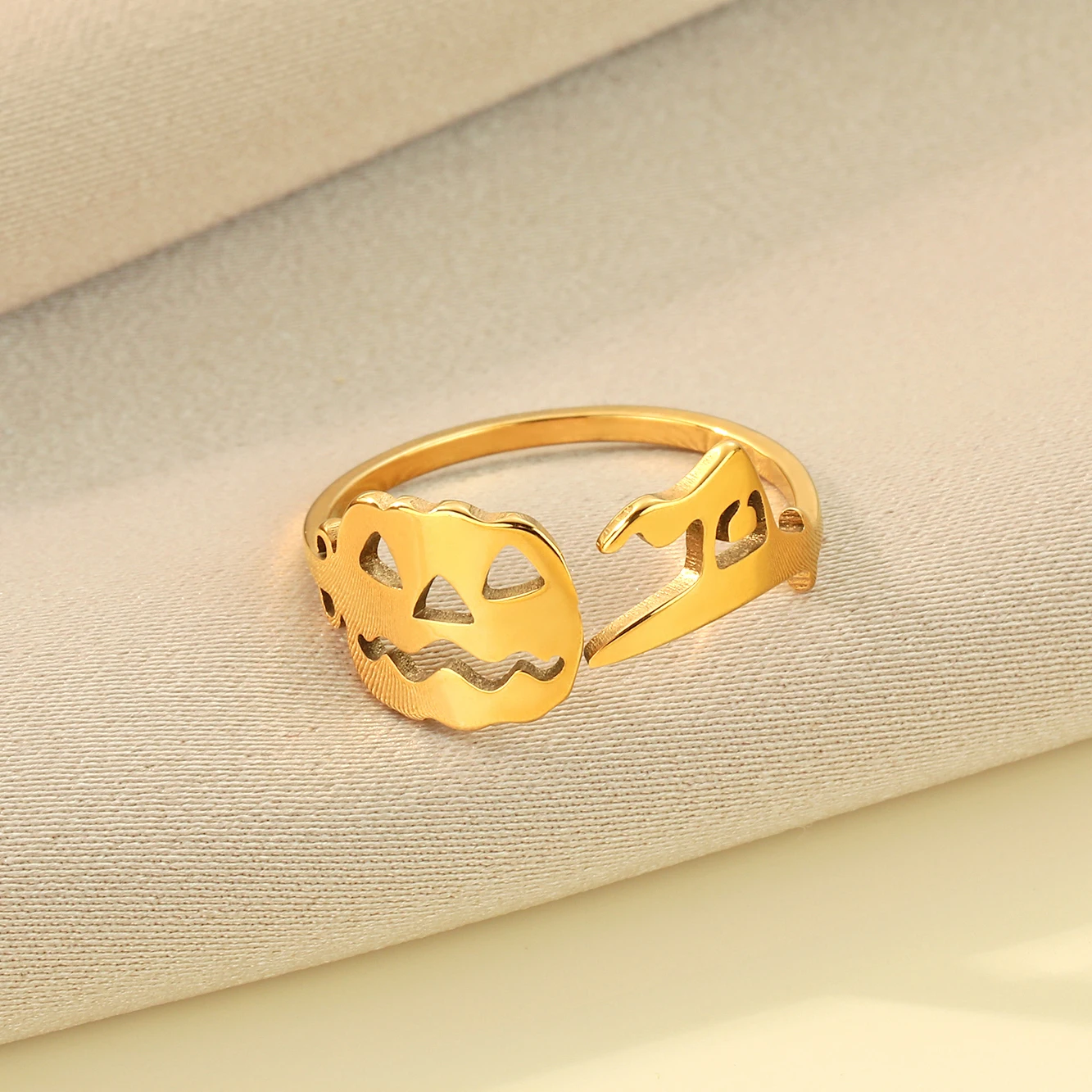 

CHENGXUN Stainless Steel Pumpkin Ring Jack-O-Lantern Gift for Halloween Night Funny Cool Halloween Gift Idea for Men and Women