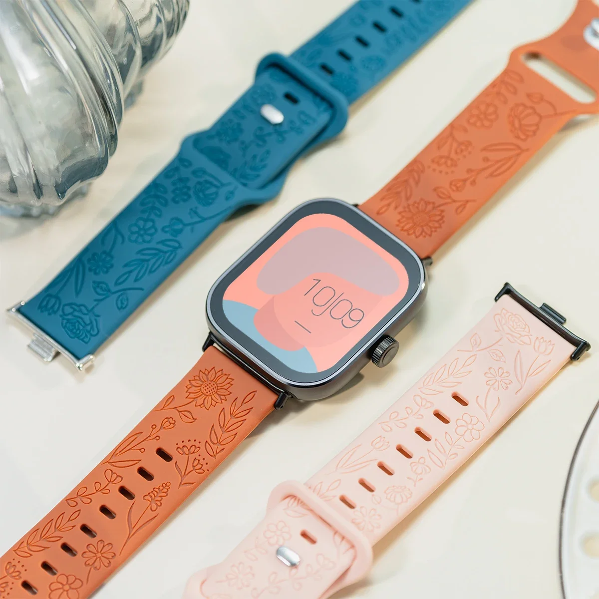 Magnetic Silicone Smartwatch Strap with Carvings Design - Universal Fit Bracelet Accessory