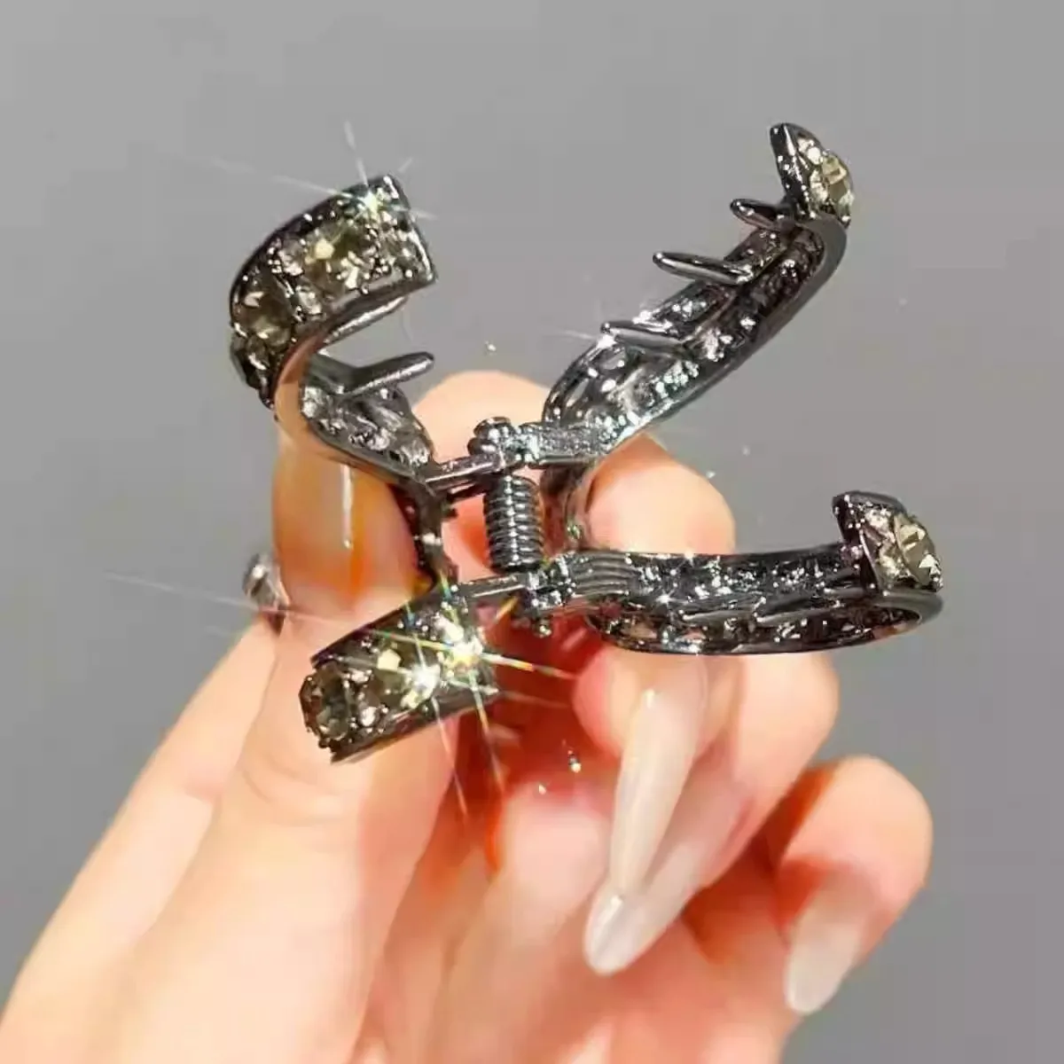 Elegant Rhinestone V-Shaped Hair Claw Clip