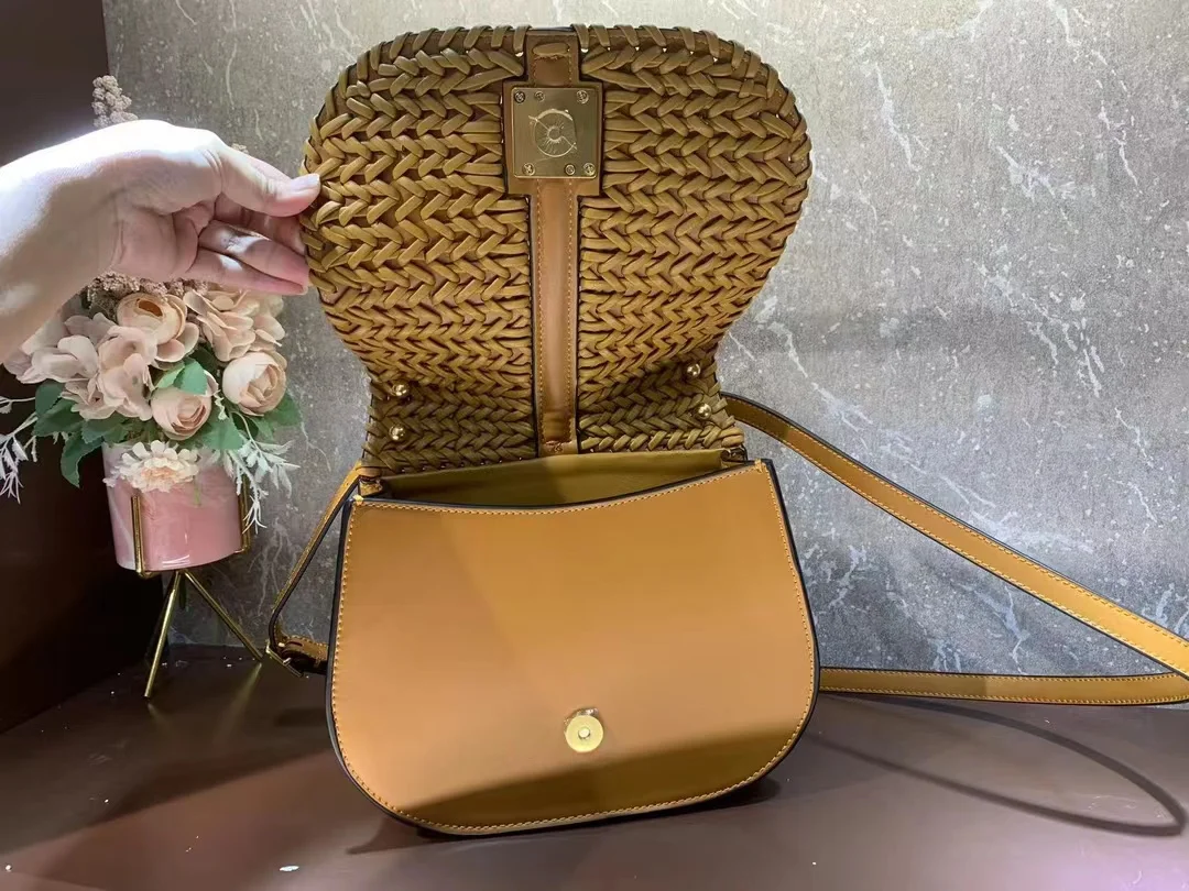 

Designer's New Women's Elegant and Luxury Details Embossed Fashion Flip Woven Studded One Shoulder Handbag